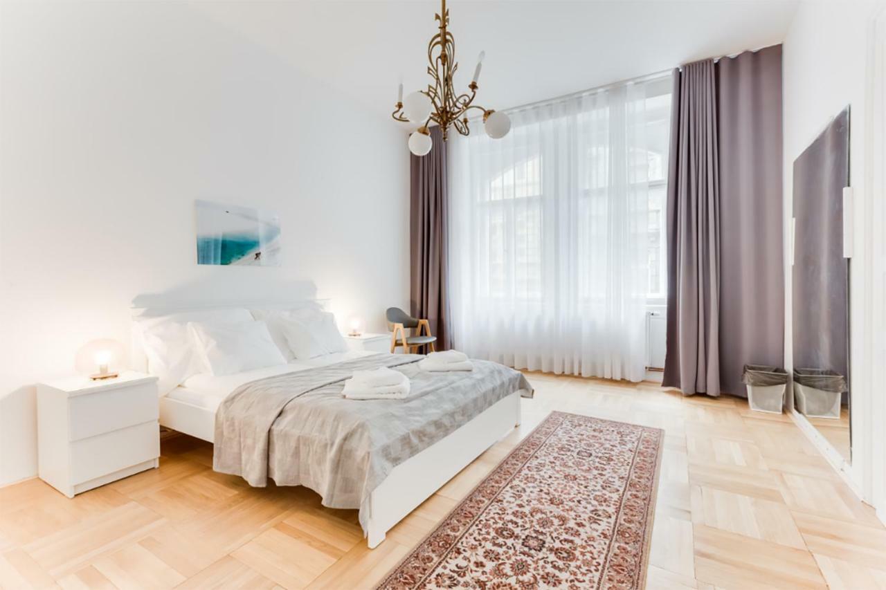 The Dancing House Residence, Two Bedroom Apartment With Balcony Near River! Praga Exterior foto